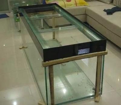不銹鋼框架魚缸怎么跟玻璃粘接起來：不銹鋼框架魚缸的粘接方法