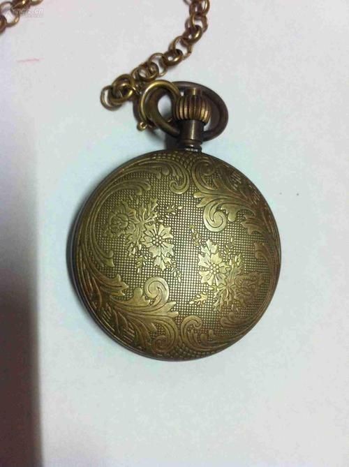 價值600萬的老懷表圖片，幾種不同風格的1句短標題示例，你可以按需選用，，驚艷！價值600萬老懷表高清圖來襲，速覽丨價值600萬的老懷表絕美圖片，重磅！價值600萬老懷表