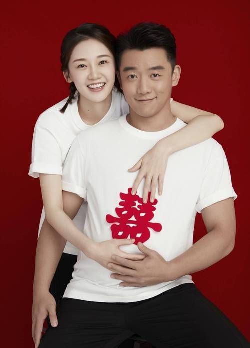 和昌興龍一家三口照片