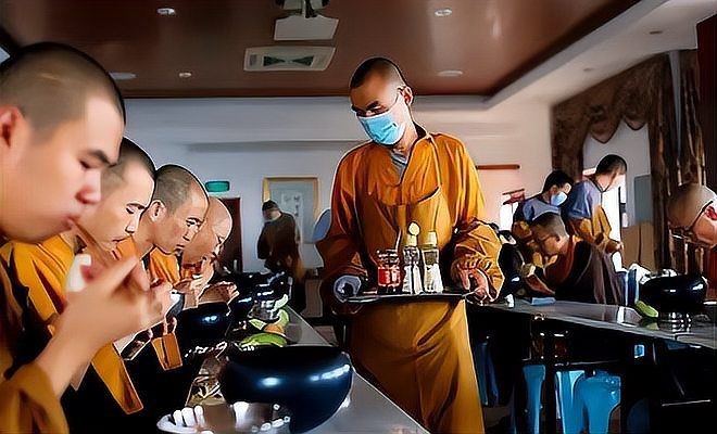 和尚的一日三餐伙食表，揭秘寺廟僧人日常，清規戒律下的和尚一日三餐食譜全