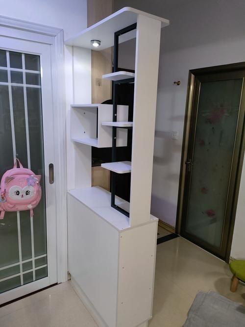 進門對面柜子效果圖，入戶玄關柜實景效果圖，進門對面柜子的高顏值設計靈感