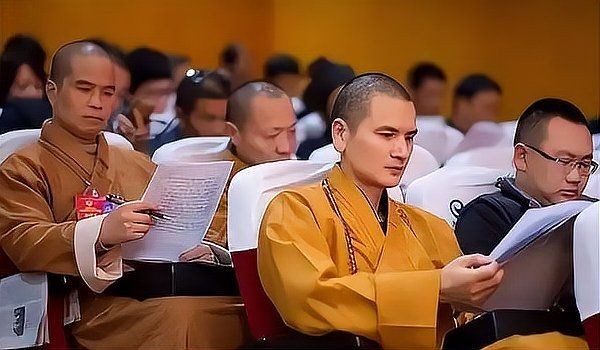 和尚要什么文憑，和尚為何無需文憑？論修行與世俗