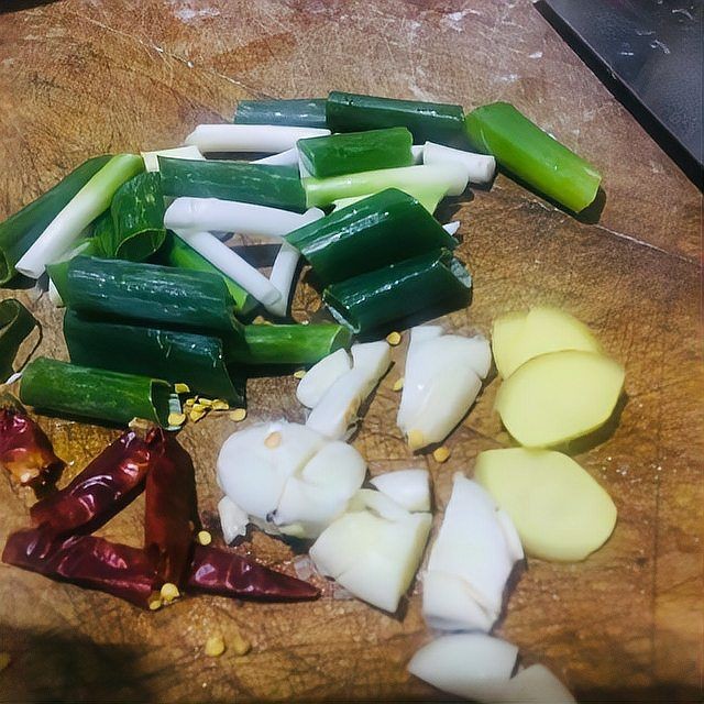 家常紅燒魚的做法，家常紅燒魚詳細步驟，輕松學會經(jīng)典美味做法 家常紅燒魚的做法，家常紅燒魚詳細步驟，輕松學會經(jīng)典美味做法 龍魚論壇 第13張