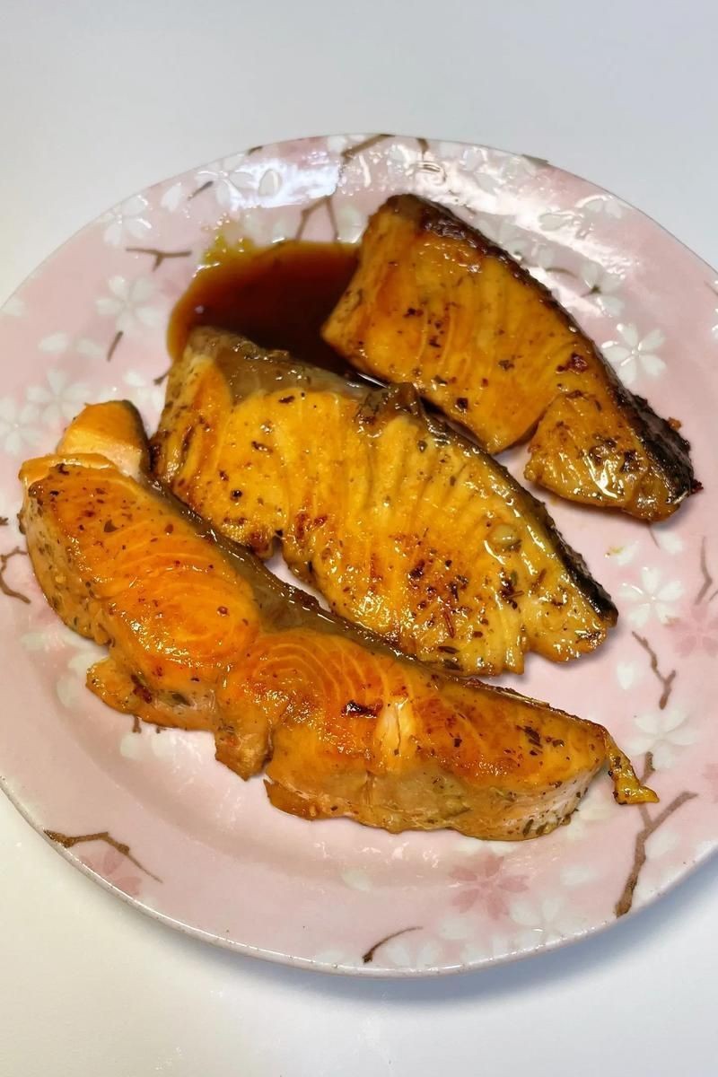 家庭版煎三文魚，香嫩入味！家庭版零失敗煎三文魚教程