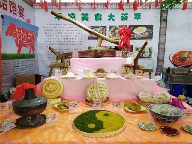 平?jīng)鳊堲~店，平?jīng)鋈藲恺堲~店推薦｜專業(yè)水族館·