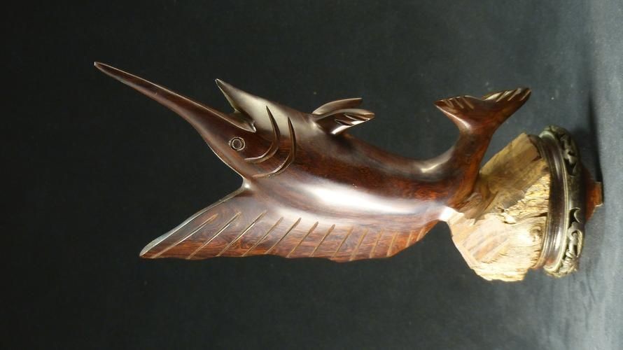 木雕金魚圖片大全大圖：“木雕金魚”傳統(tǒng)手工藝品的藝術(shù)魅力與視覺(jué)呈現(xiàn)