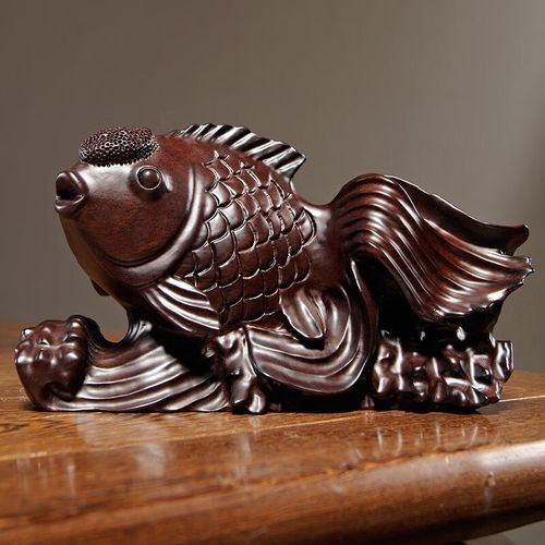 木雕金魚圖片大全大圖：“木雕金魚”傳統(tǒng)手工藝品的藝術(shù)魅力與視覺(jué)呈現(xiàn)