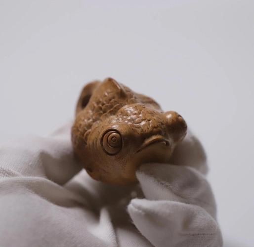木雕金魚圖片大全大圖：“木雕金魚”傳統(tǒng)手工藝品的藝術(shù)魅力與視覺(jué)呈現(xiàn)