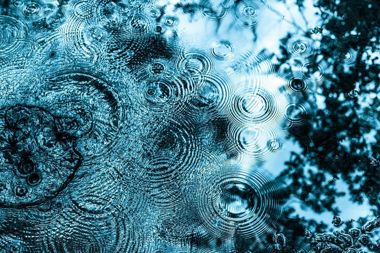 龍魚一只眼下垂怎么辦，龍魚一只眼下垂是否由水質(zhì)問題引起水質(zhì)問題引起的健康問題 龍魚一只眼下垂怎么辦，龍魚一只眼下垂是否由水質(zhì)問題引起水質(zhì)問題引起的健康問題 水族問答 第1張
