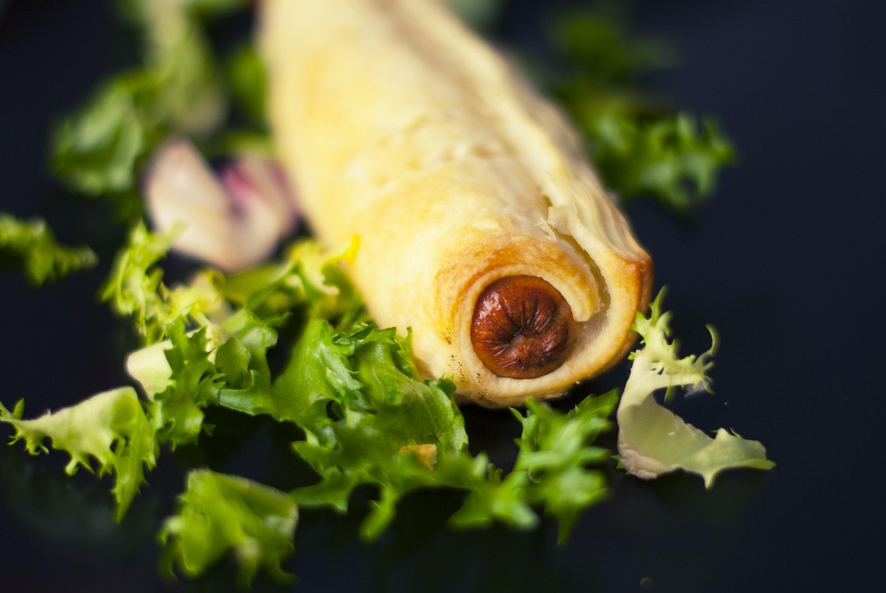 龍魚突然不吃食最簡(jiǎn)單三個(gè)原因，龍魚不吃食怎么辦