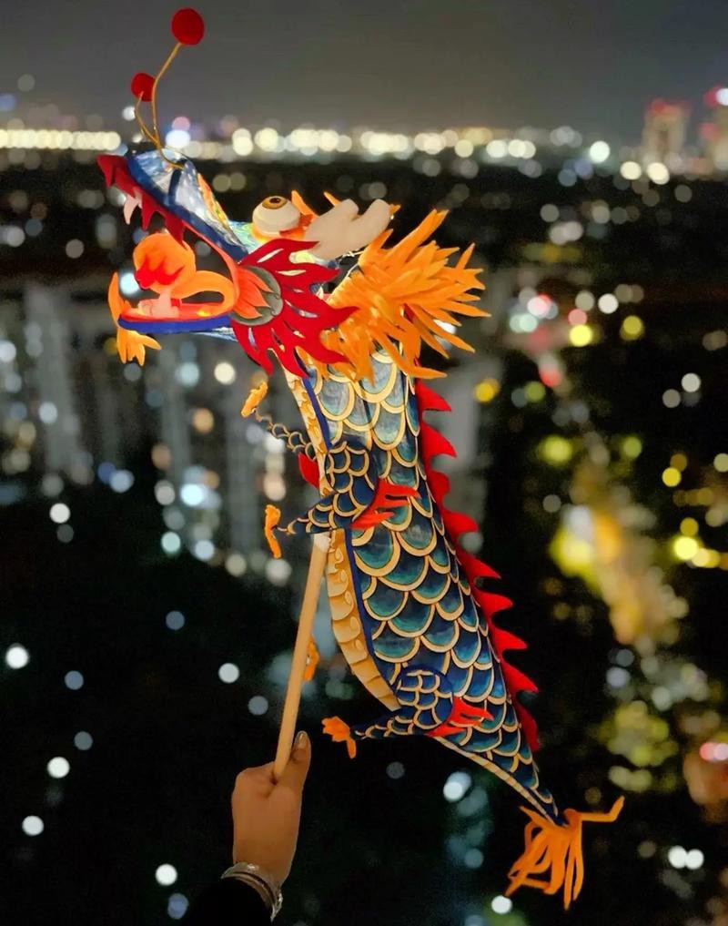 能提供幾張龍魚燈擺放的圖片嗎？|——龍魚燈光的使用方法