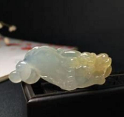 龍魚的寓意和象征翡翠圖片【淘寶網龍魚翡翠龍魚吊墜寓意大揭秘:龍魚、鯉魚、金魚各不同】
