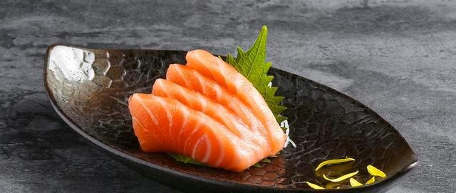 三文魚毒性最大的三個地方【三文魚三大毒性部位深度解析與安全食用指南：三文魚】