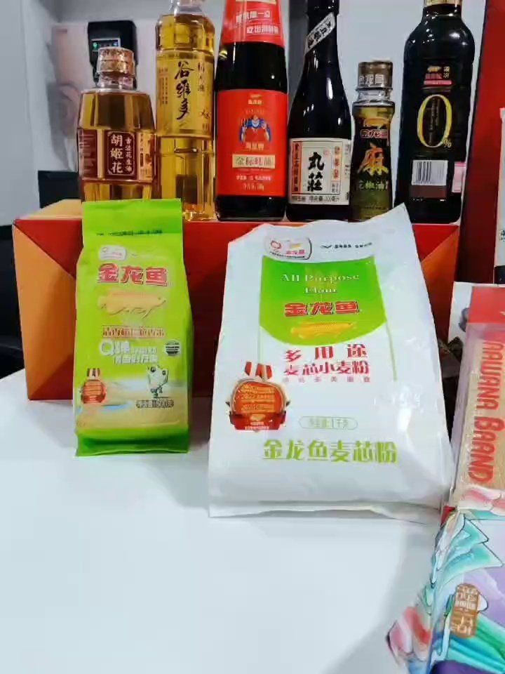 金龍魚福遇錦鯉大禮包D款【金龍魚“福遇錦鯉”大禮包d3600g+1438ml】