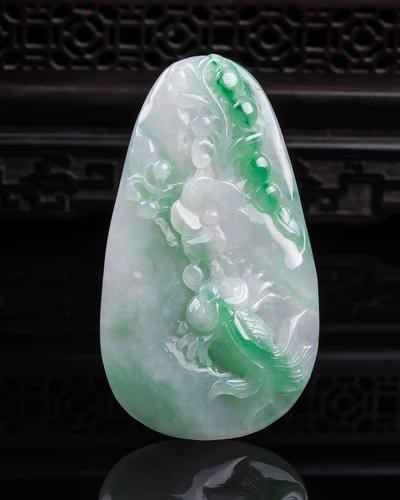翡翠荷花魚圖案大全【淘寶網，糯冰種荷花魚翡翠吊墜讓我驚艷了整個夏天】