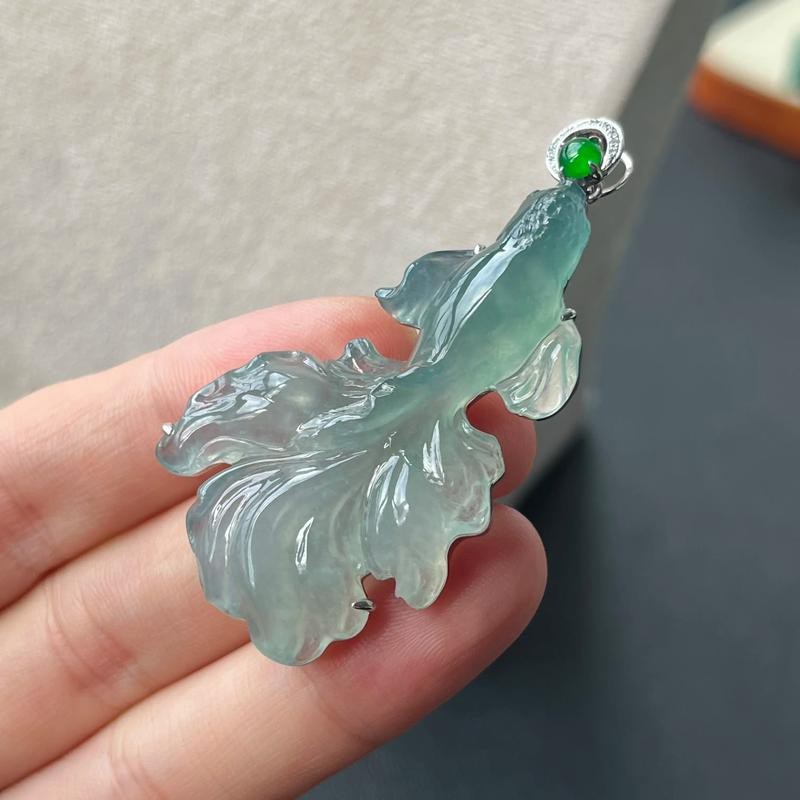 翡翠荷花魚圖案大全【淘寶網，糯冰種荷花魚翡翠吊墜讓我驚艷了整個夏天】