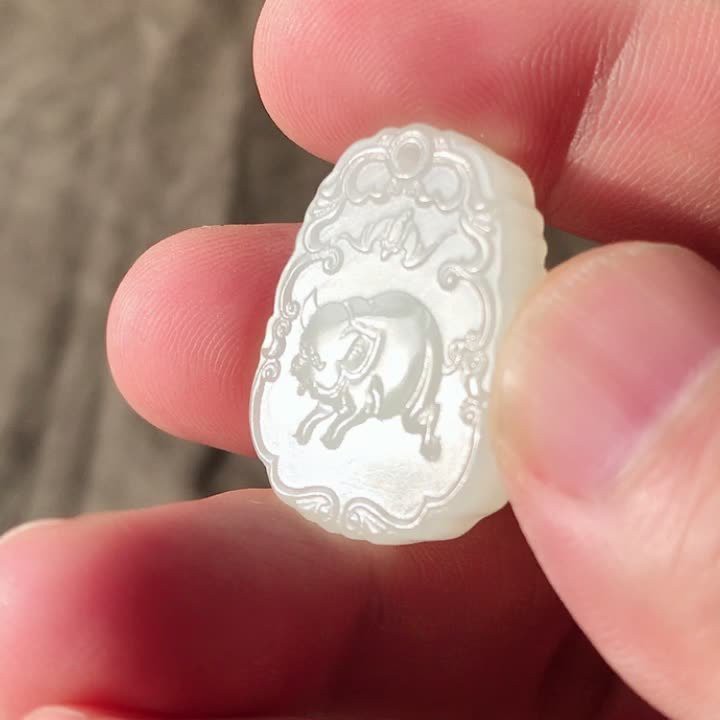 屬龍人佩戴魚飾品有哪些好處？【屬龍人佩戴魚飾品有哪些禁忌屬龍人佩戴魚飾品有哪些】