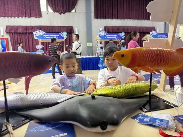 金龍魚有哪些智能行為？【智能軟體仿生觀賞魚“金鱗”亮相】