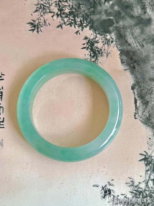 翡翠照片大全高清【全球十大翡翠排行榜,第1名估價6億,第1名大開眼界】