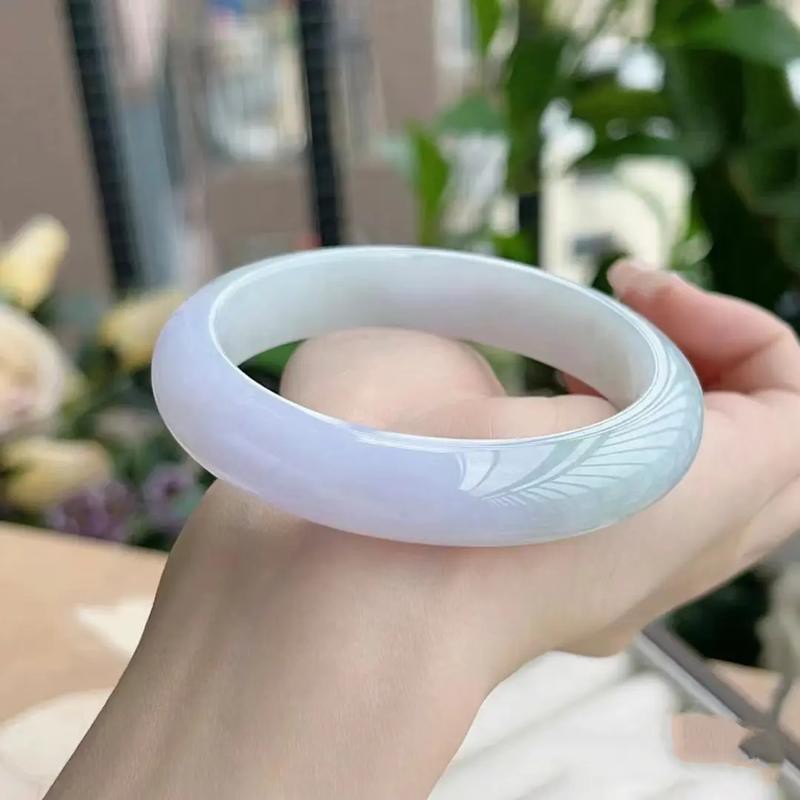 翡翠照片大全高清【全球十大翡翠排行榜,第1名估價6億,第1名大開眼界】