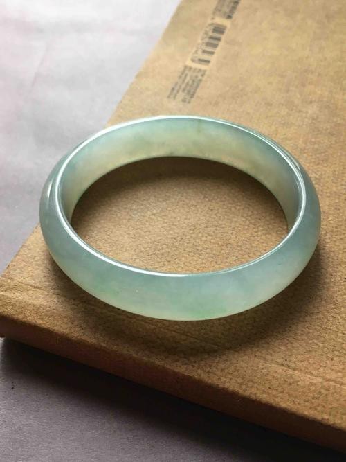 翡翠照片大全高清【全球十大翡翠排行榜,第1名估價6億,第1名大開眼界】