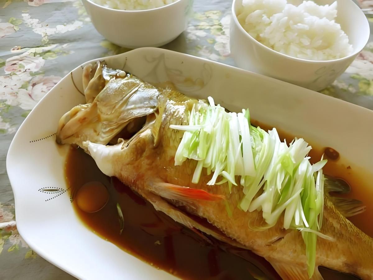 紅尾平克魚(yú)最佳烹飪方法【關(guān)于紅尾平克魚(yú)的烹飪方法】