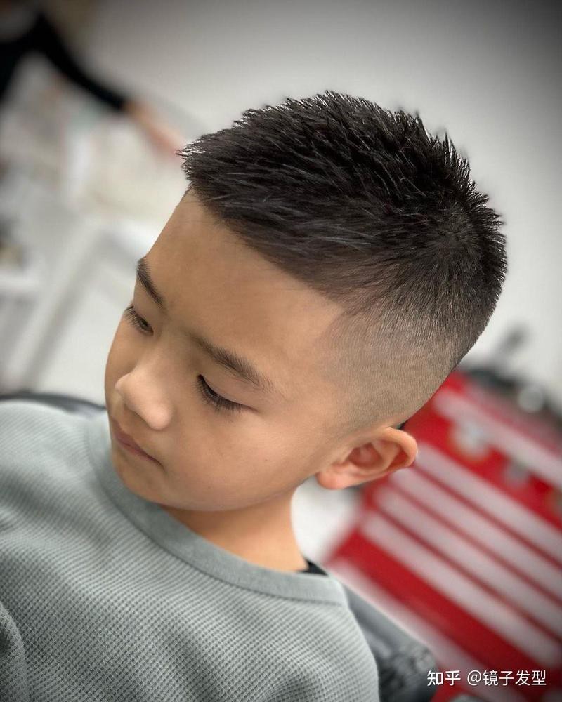 10—15歲男學生帥氣發型教程【《10-15歲男學生帥氣發型教程》**】