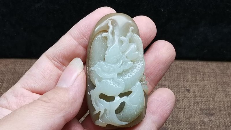 龍頭魚玉石吊墜【《龍頭魚玉石吊墜56：獨特韻味與文化內涵》**】 龍頭魚玉石吊墜【《龍頭魚玉石吊墜56：獨特韻味與文化內涵》**】 龍魚論壇 第4張