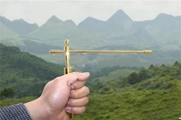風(fēng)水尋龍軟件哪個最好用？【探尋風(fēng)水尋龍軟件哪個最好用，風(fēng)水羅盤指南針則適合多功能需求】