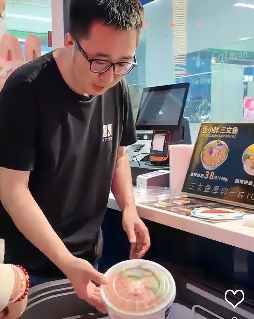 華坪龍魚店【90后小伙玩轉“三文魚經濟學”創業一年月入百萬大眾日報】 華坪龍魚店【90后小伙玩轉“三文魚經濟學”創業一年月入百萬大眾日報】 全國水族館企業名錄 第2張