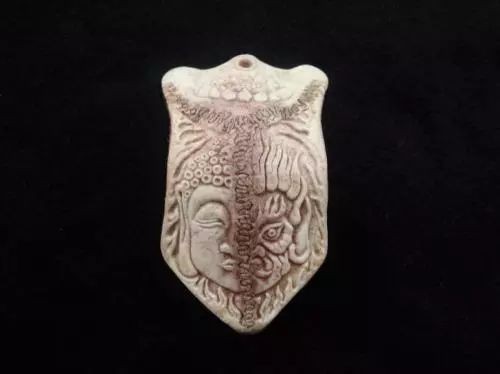 老虎頭骨三界牌【《老虎頭骨三界牌：神秘與敬畏的交織》】