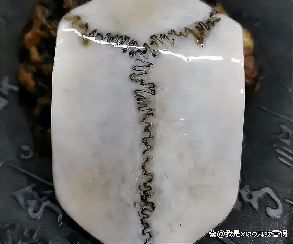 老虎頭骨三界牌【《老虎頭骨三界牌：神秘與敬畏的交織》】