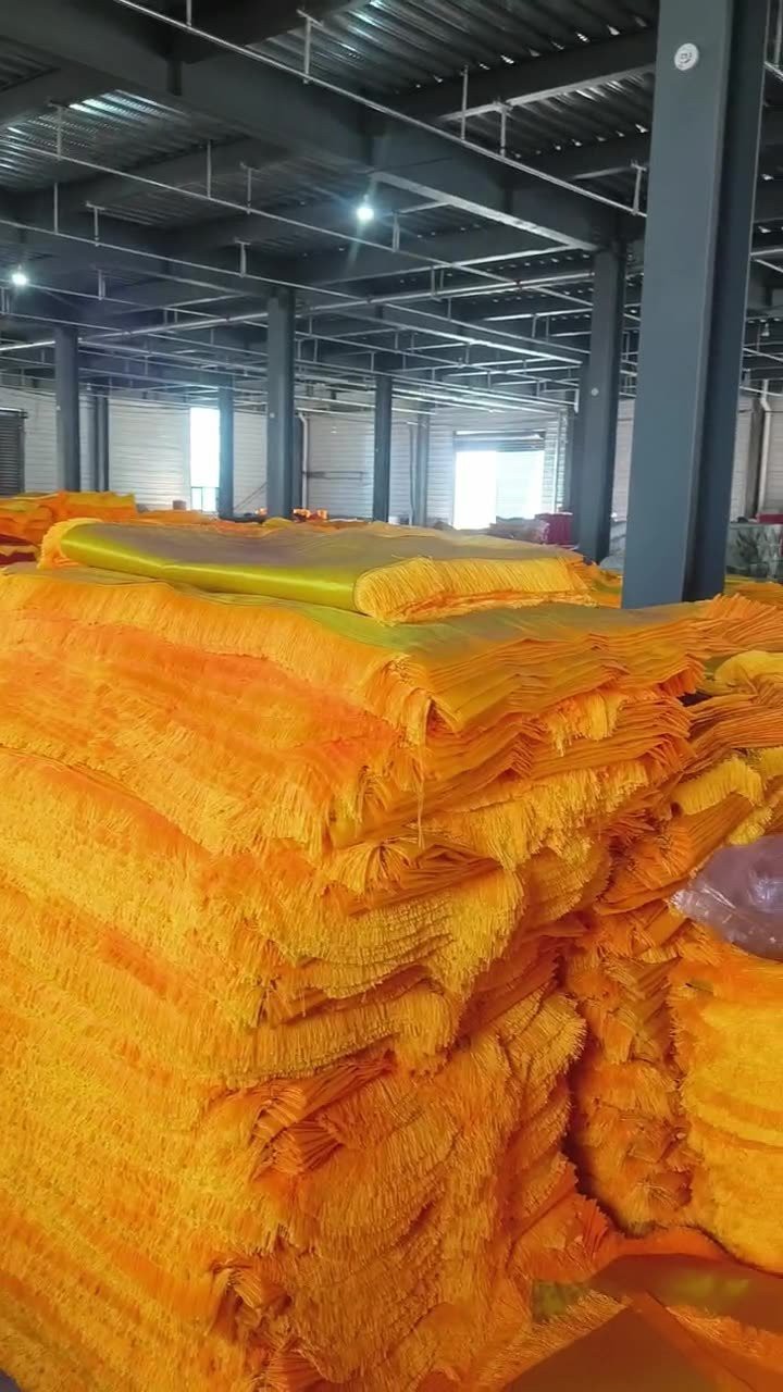 紅龍旗的材質有哪些選擇？【錦旗精品大龍須空白錦旗加密復合旗加密復合旗廠家直銷阿里巴巴1688】