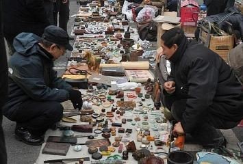 古董交易安全指南【《古董交易安全指南》】 龍魚百科 第1張 古董交易安全指南【《古董交易安全指南》】 古董交易安全指南【《古董交易安全指南》】 龍魚百科 第1張