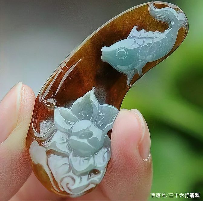 魚雕刻圖案吊墜的寓意【魚形吊墜有什么寓意】 魚雕刻圖案吊墜的寓意【魚形吊墜有什么寓意】 龍魚論壇 第9張