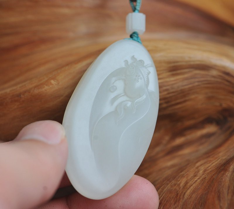 有哪些著名的金龍魚(yú)玉雕大師？【如何鑒別金龍魚(yú)玉雕大師的真?zhèn)巍? title=