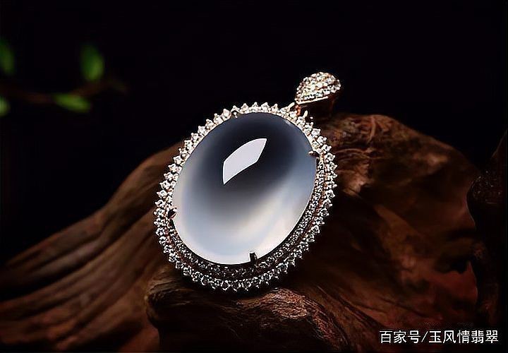 辣綠翡翠圖片【知識海洋，探秘真正的翡翠辣綠】 辣綠翡翠圖片【知識海洋，探秘真正的翡翠辣綠】 龍魚百科 第28張
