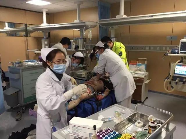 寧波老虎吃人視頻完整【《寧波雅戈爾動物園吃人視頻完整視頻記錄下了回顧與警示》】