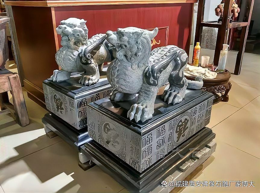 龍頭魚擺件如何搭配貔貅？【貔貅擺件這樣擺,財運擋都擋不住!】 龍頭魚擺件如何搭配貔貅？【貔貅擺件這樣擺,財運擋都擋不住!】 龍魚論壇 第2張