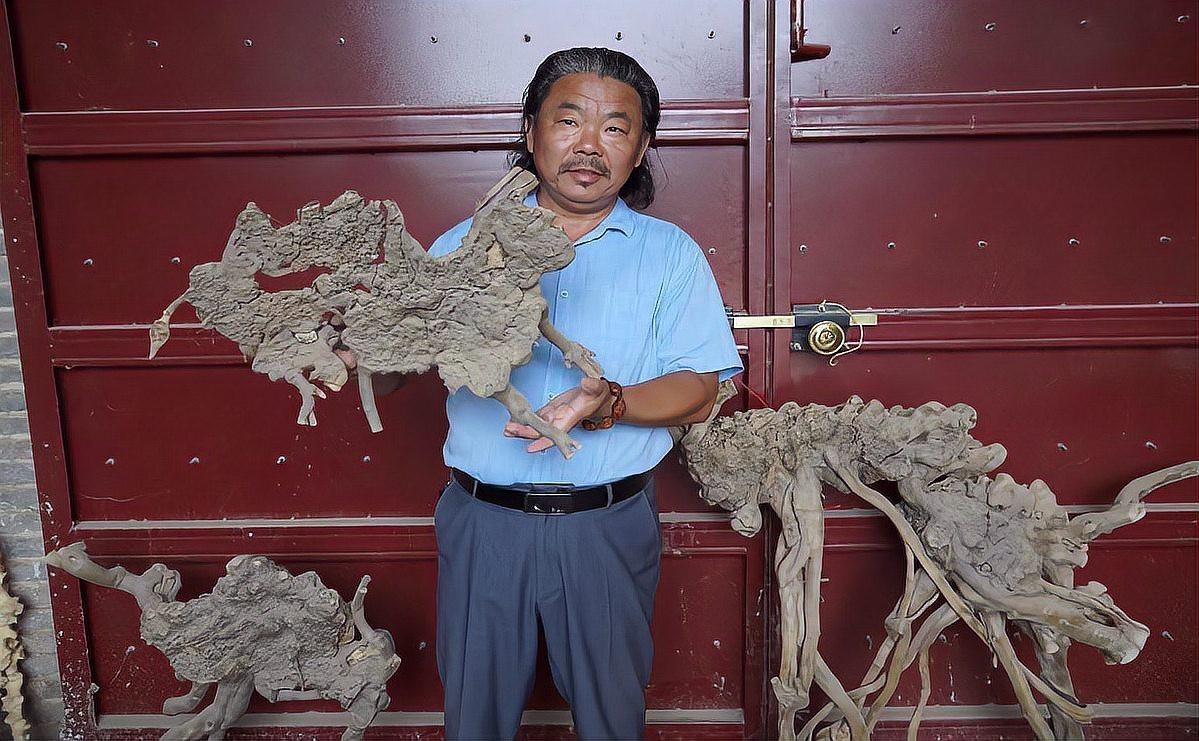 根雕260高的九龍擺件【九龍根雕擺件鑒賞，九龍根雕藝術(shù)的巔峰之作令人嘆為觀止】