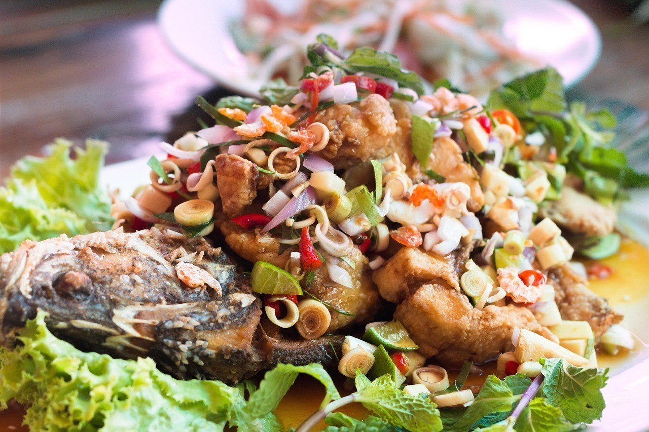 龍魚浮頭最忌三種食物【為什么龍魚浮頭時不能吃高蛋白食物？】