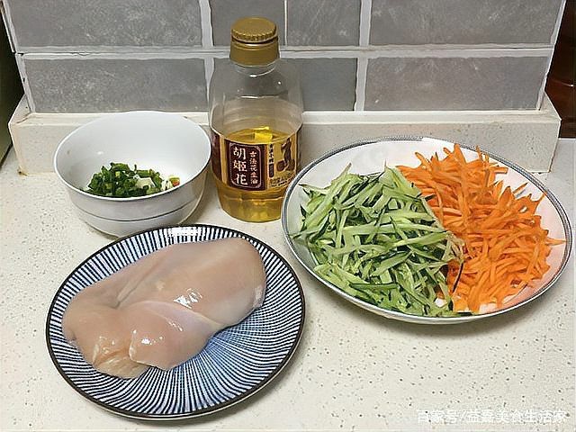 胡姬花和金龍魚(yú)哪個(gè)更適合涼拌？