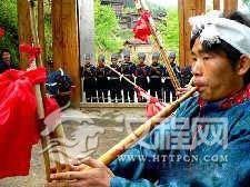 水族的風(fēng)俗,服裝,歷史