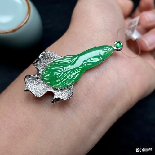 綠翡翠魚圖片