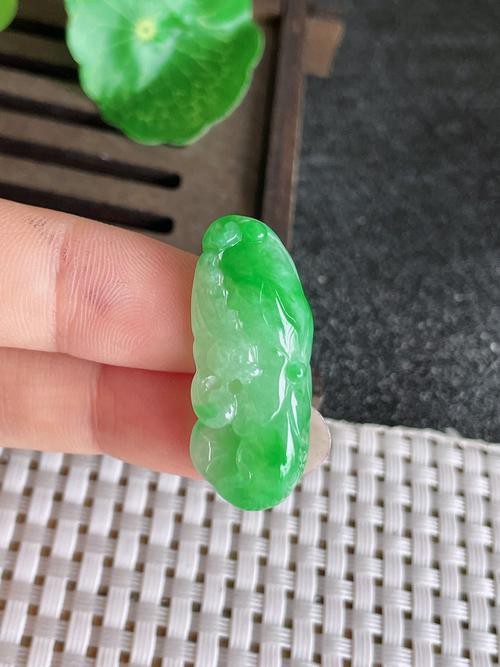 綠翡翠魚圖片