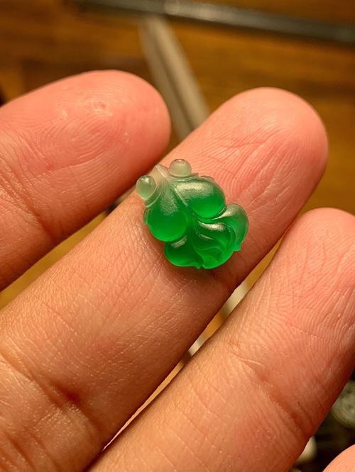 綠翡翠魚圖片