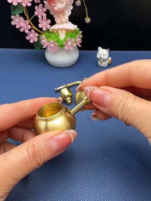 如何保養和維護龍頭魚擺件？
