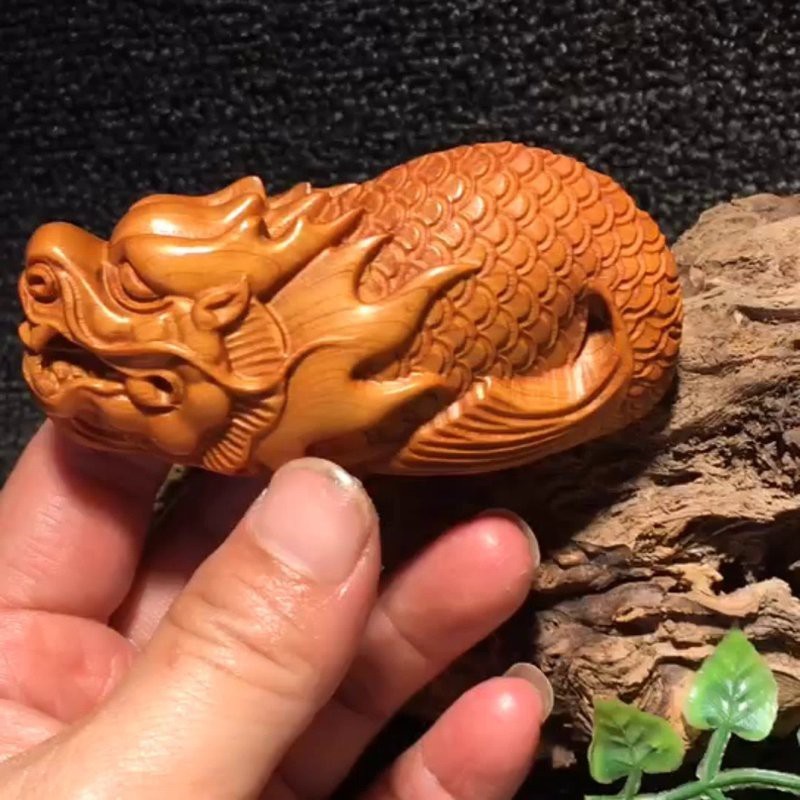 如何保養和維護龍頭魚擺件？