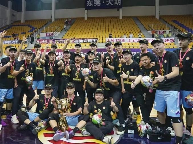呂培偉是如何獲得全場總冠軍的？