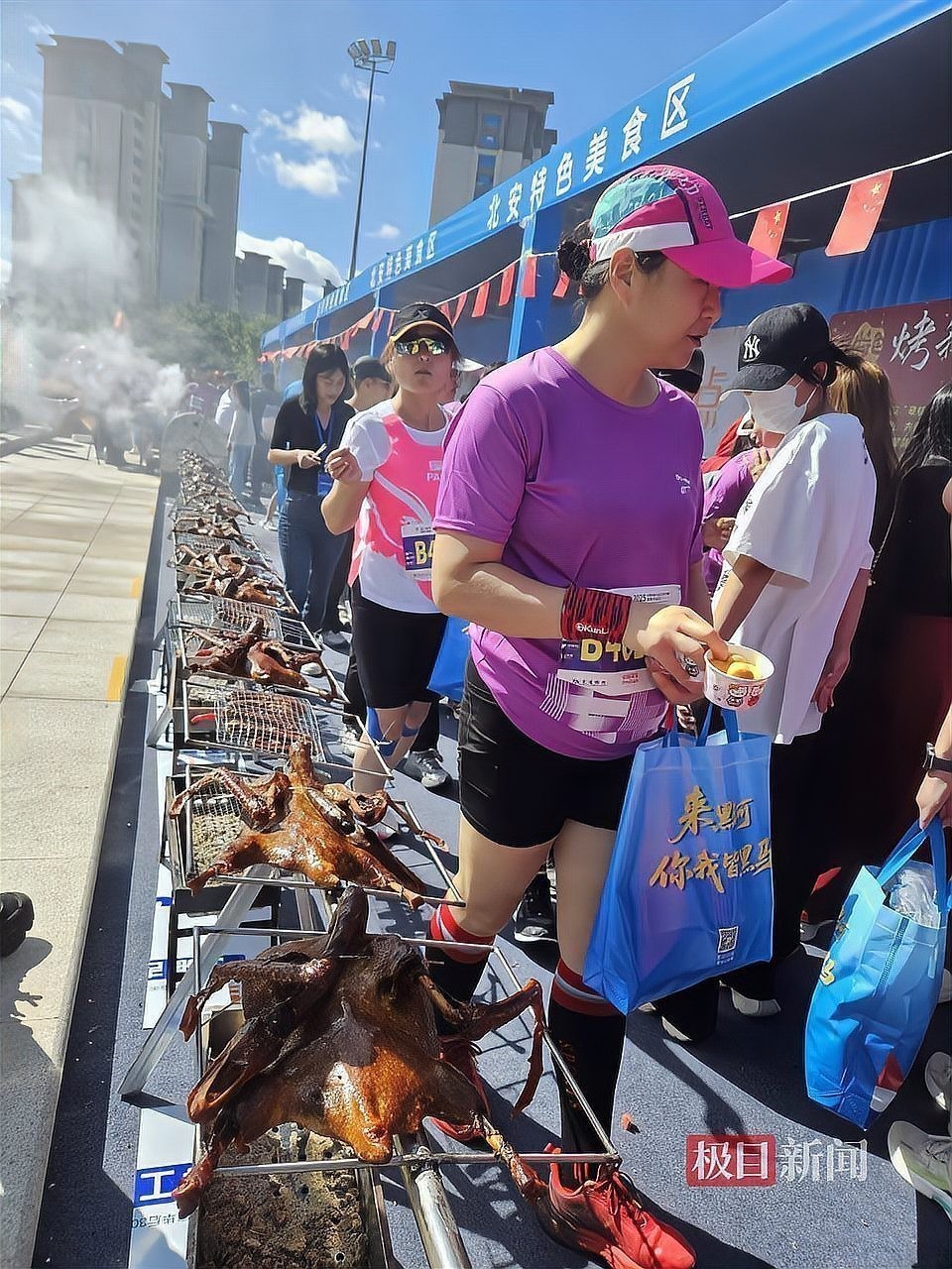 金龍魚高背和過背金龍魚的區別，金龍魚和高背金龍魚有沒有高背養到過背金龍魚的區別